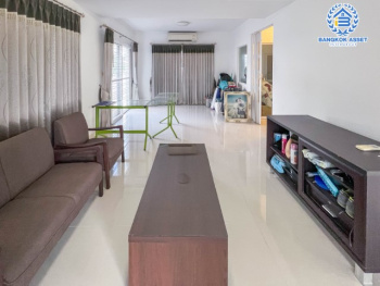 *****บ้านเดี่ยวมือสองย่านนนทบุรี ม.อินนิซิโอ1 ปิ่นเกล้า-วงแหวน เนื้อที่กว้างขวางมากถึง 50.40 ตร.ว. ฟังก์ชัน 3 ห้องนอน 2 ห้องน้ำ ที่จอดรถ 2 คัน บ้านจากแบรนด์ L&H โครงการตั้งบนทำเลเดินทางสะดวก ใกล้รถไฟฟ้าสายสีม่วง "สถานีตลาดบางใหญ่" และทางด่วน "ศรีรัช"